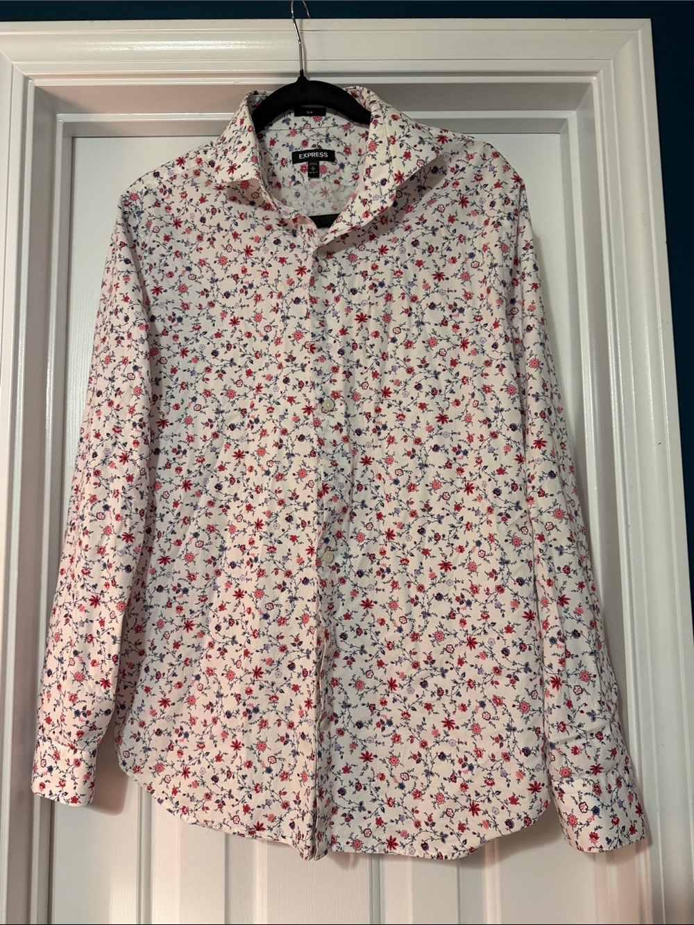 Express Men’s White Button-Up Shirt with Red & Purple Floral Print (slim fit)